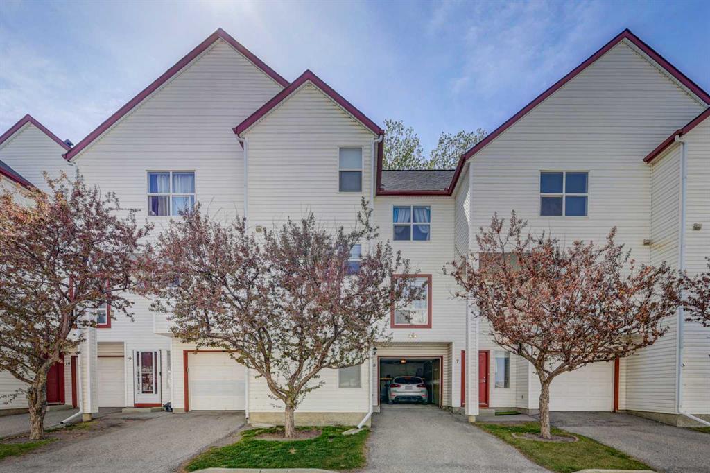 Picture of 8, 200 Hidden Hills Terrace NW, Calgary Real Estate Listing