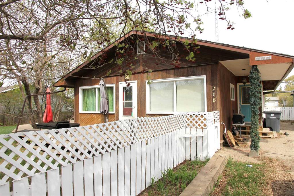 Picture of 208 1 Avenue W, Maidstone Real Estate Listing