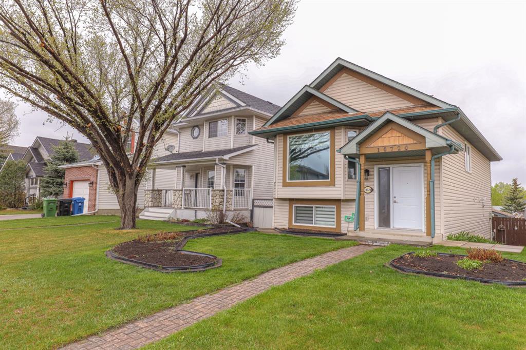 Picture of 10720 Hidden Valley Drive NW, Calgary Real Estate Listing
