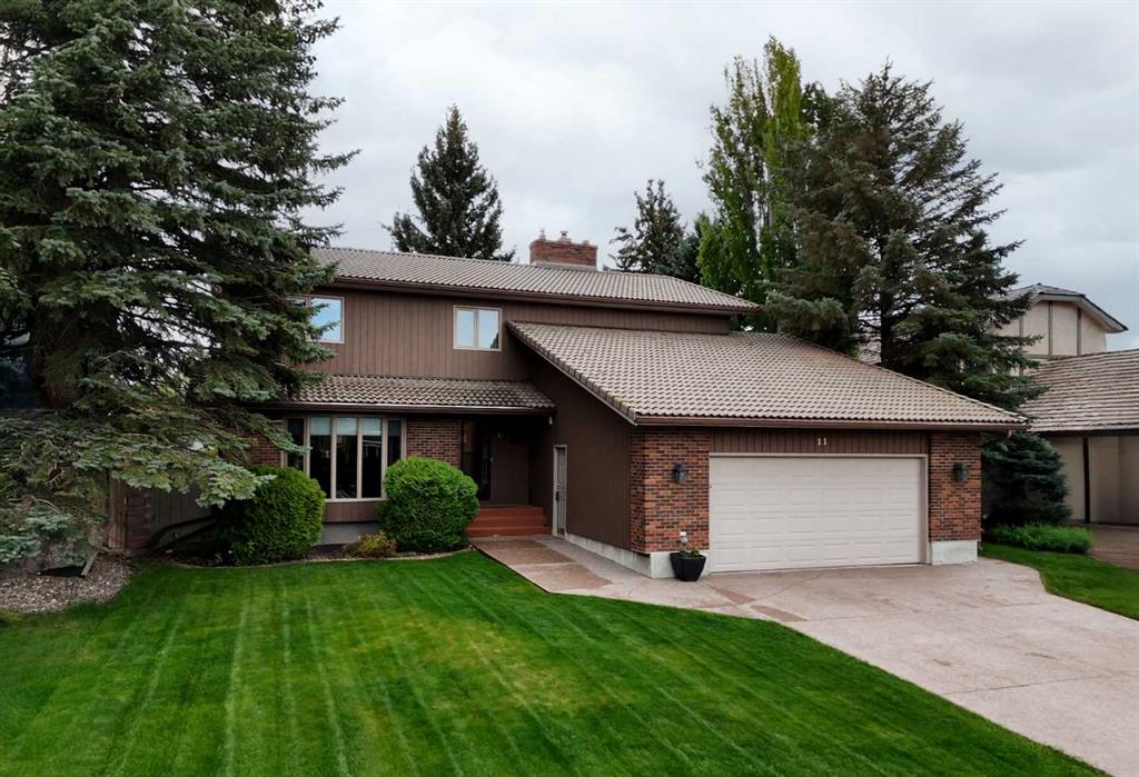 Picture of 11 Tudor Court S, Lethbridge Real Estate Listing