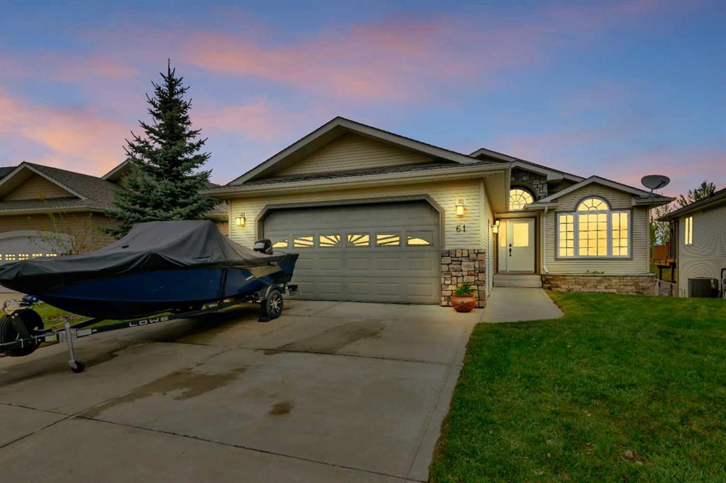 Picture of 61 Pondside Crescent , Blackfalds Real Estate Listing