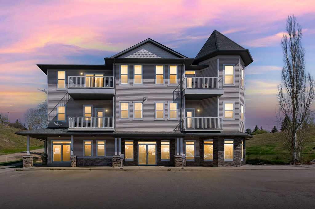 Picture of 205, 144 Crescent Road , Okotoks Real Estate Listing