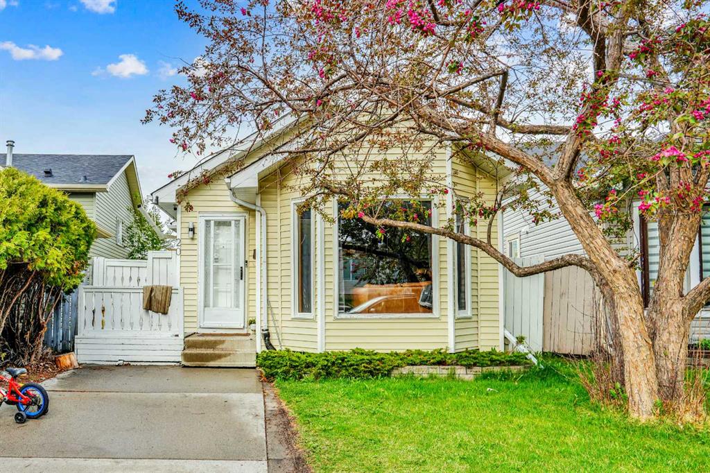 Picture of 20 Martinview Crescent NE, Calgary Real Estate Listing