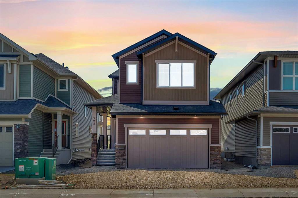Picture of 925 Bayview Heights SW, Airdrie Real Estate Listing