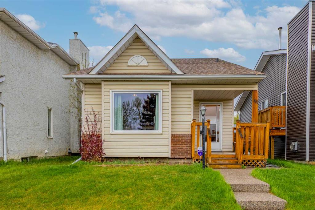Picture of 40 Laguna Close NE, Calgary Real Estate Listing