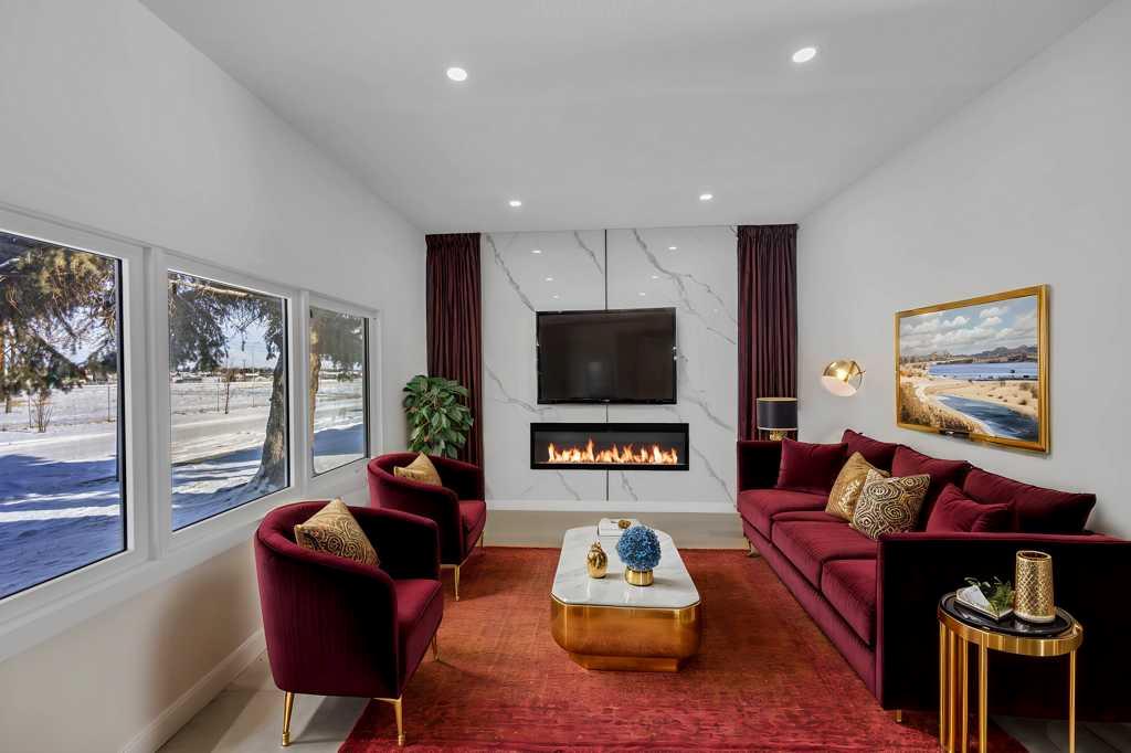 Picture of 432 Whiteland Drive NE, Calgary Real Estate Listing