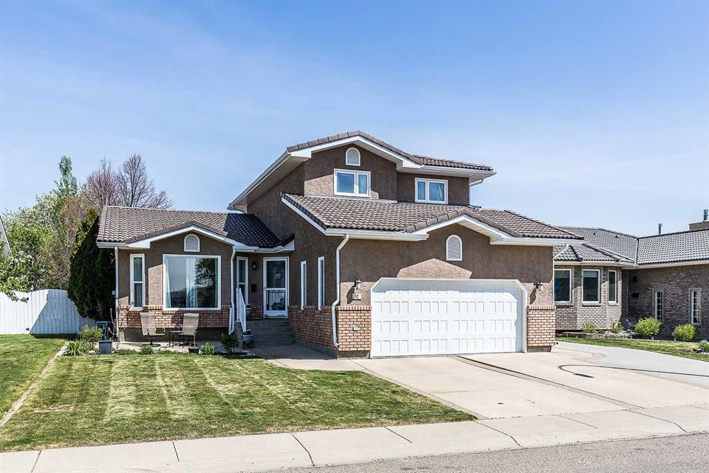 Picture of 12 Taylor Boulevard SE, Medicine Hat Real Estate Listing
