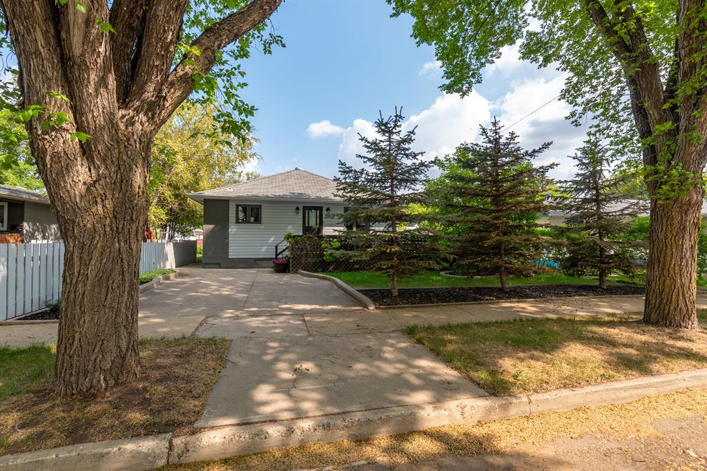 Picture of 5514 48 Street , Lloydminster Real Estate Listing