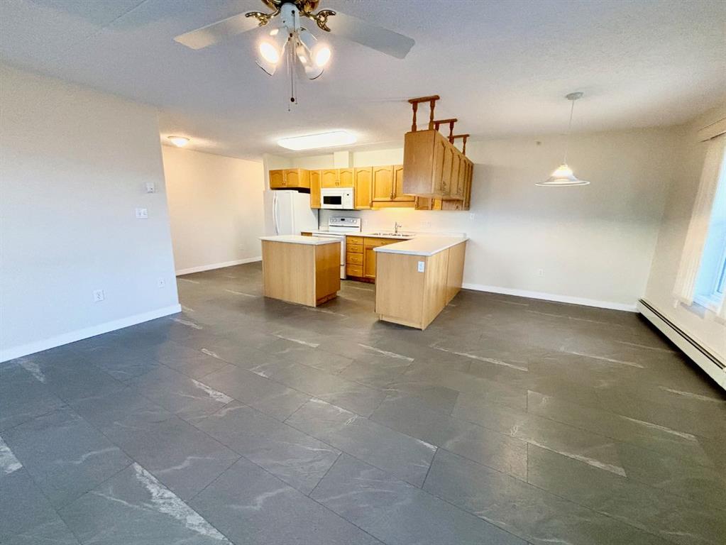 Picture of 204, 228 Pembina Avenue , Hinton Real Estate Listing