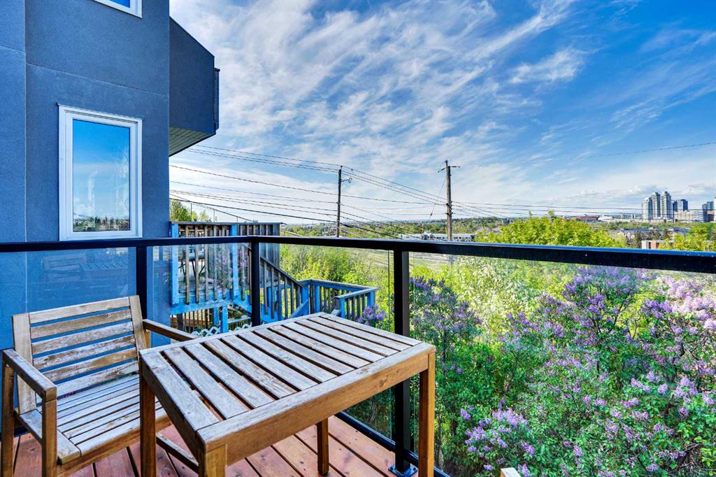 Picture of 107 Thomson Avenue NE, Calgary Real Estate Listing