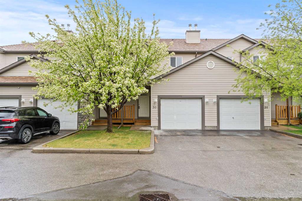 Picture of 30, 156 canoe Drive SW, Airdrie Real Estate Listing