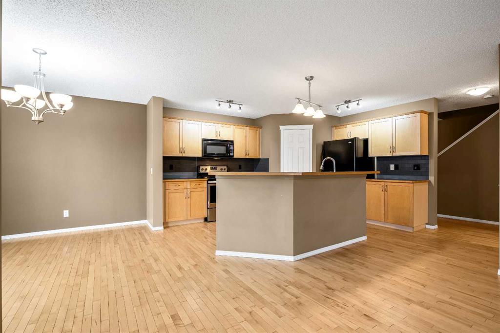 Picture of 16 Copperstone Gate SE, Calgary Real Estate Listing