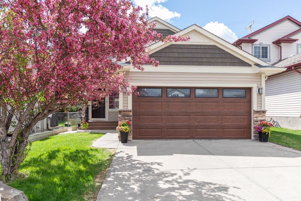 Picture of 739 Sheep River Court , Okotoks Real Estate Listing