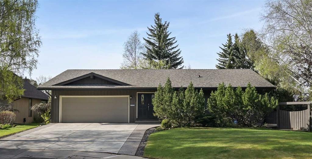 Picture of 127 Varsity Estates Grove NW, Calgary Real Estate Listing