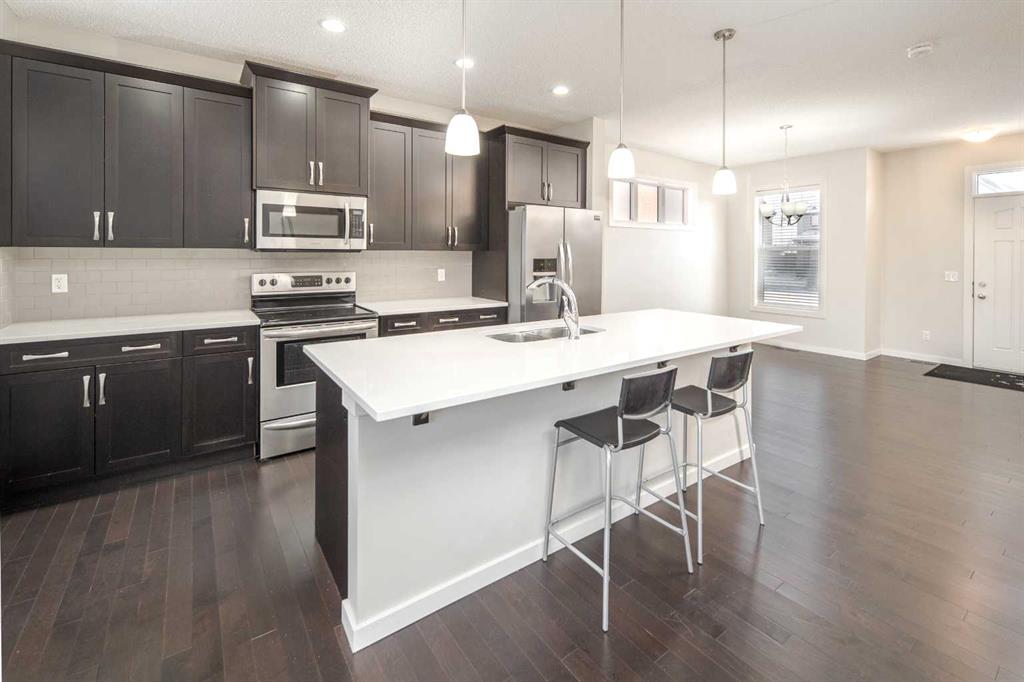 Picture of 25 Marquis Place SE, Calgary Real Estate Listing