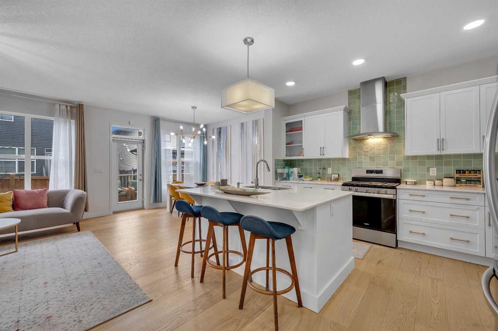 Picture of 14 Ambleside Rise NW, Calgary Real Estate Listing