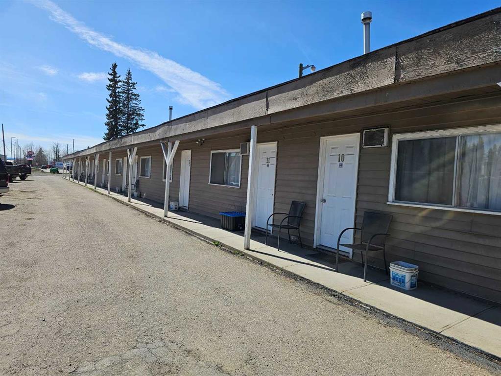 Picture of 506 Main Avenue W, Sundre Real Estate Listing