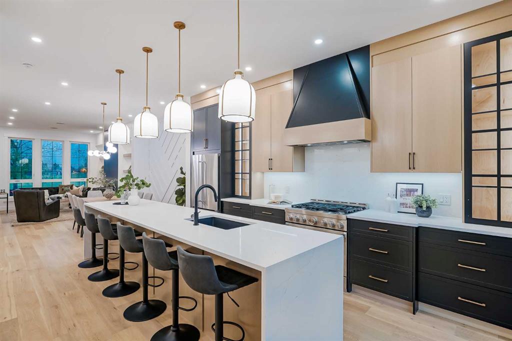 Picture of 3531 40 Street SW, Calgary Real Estate Listing