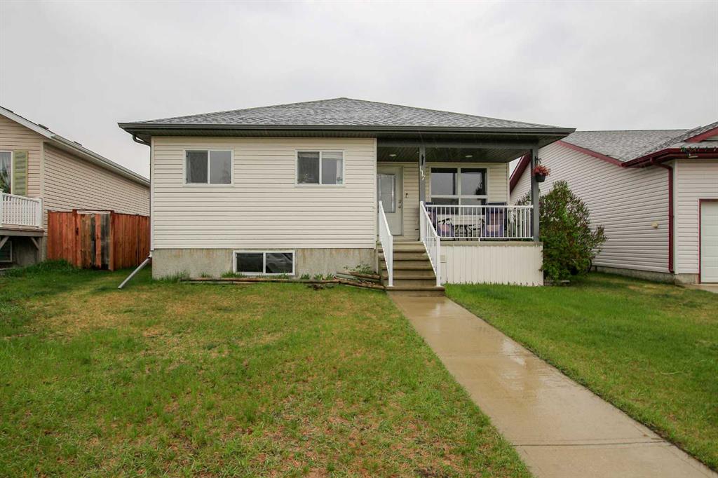 Picture of 117 Rolling Hills Ridge , Blackfalds Real Estate Listing