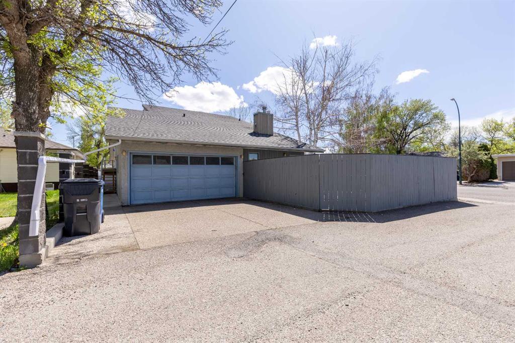 Picture of 1209 13 Street S, Lethbridge Real Estate Listing