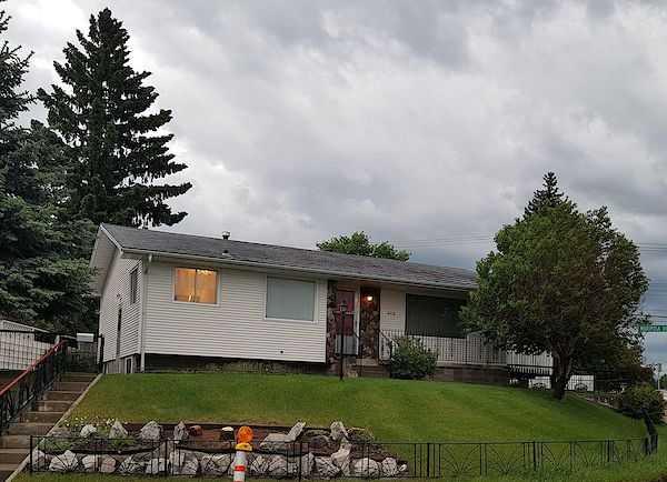 Picture of 404 Mariposa Drive NE, Calgary Real Estate Listing