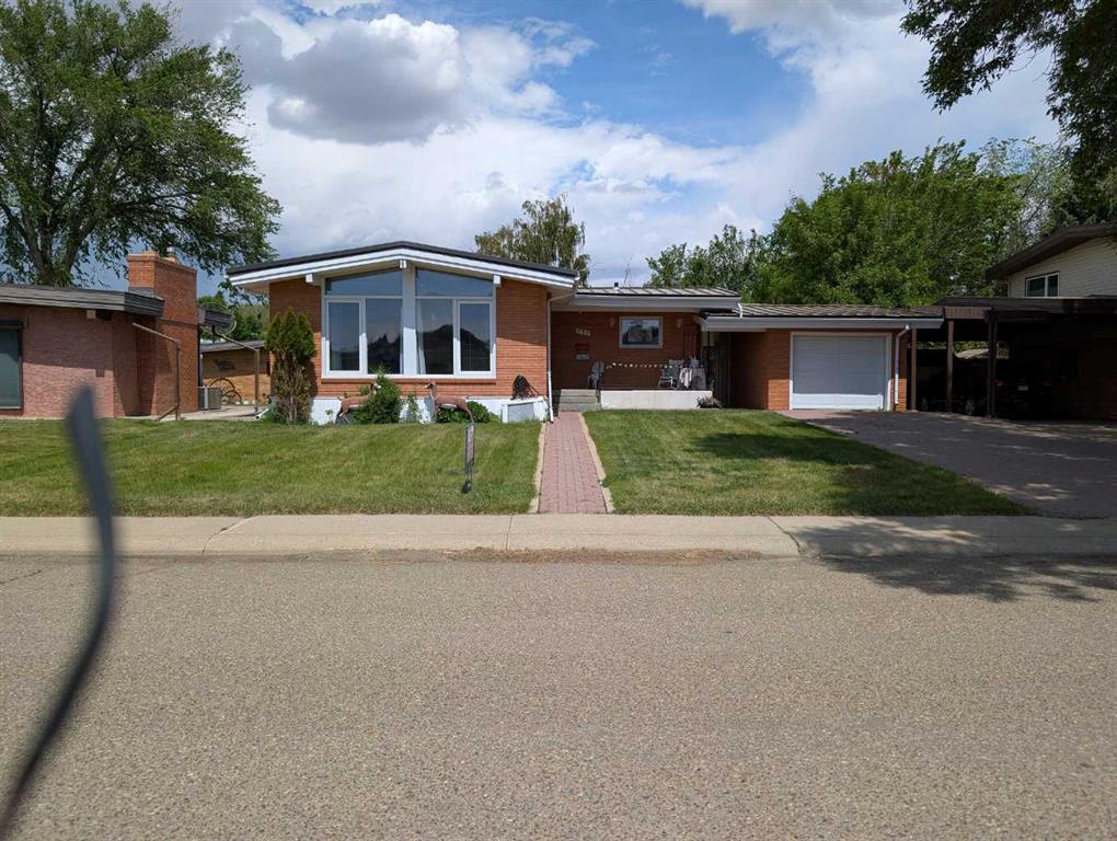 Picture of 574 1 Street NW, Medicine Hat Real Estate Listing