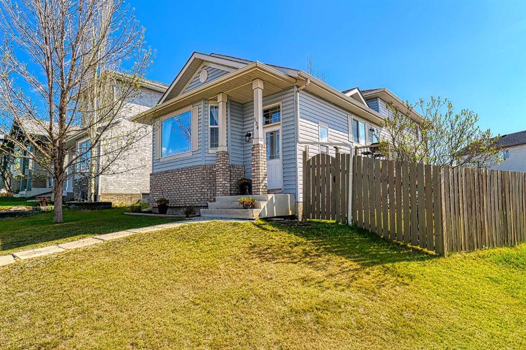 Picture of 134 Arbour Meadows Close NW, Calgary Real Estate Listing