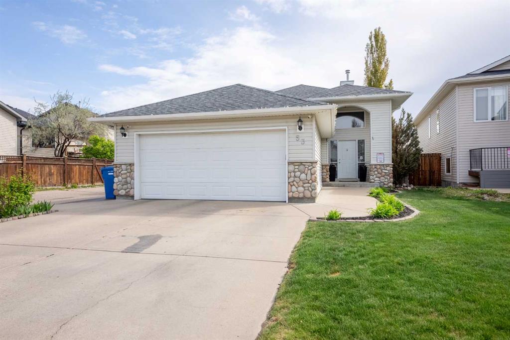 Picture of 53 Aberdeen Road W, Lethbridge Real Estate Listing