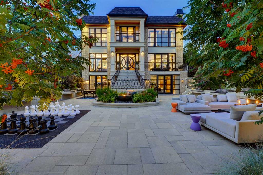 Picture of 1118 Premier Way SW, Calgary Real Estate Listing