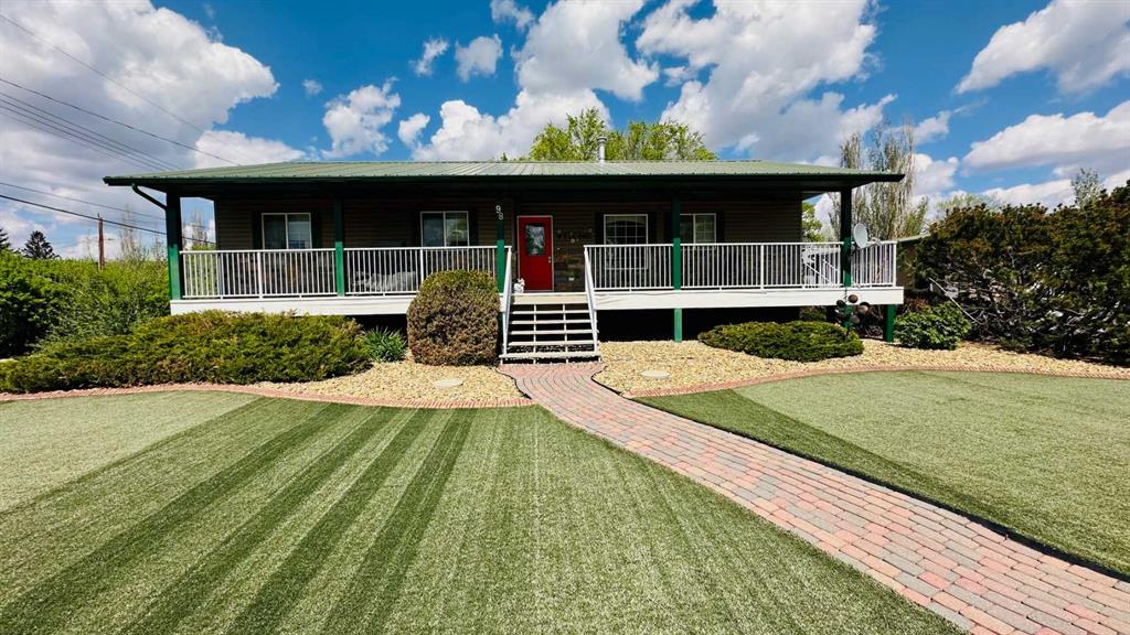 Picture of 98 12 Street West  , Drumheller Real Estate Listing