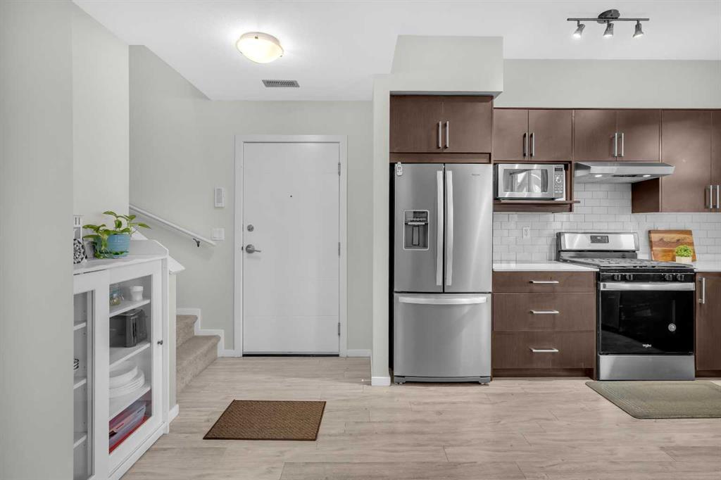 Picture of 201, 315 Redstone Walk NE, Calgary Real Estate Listing