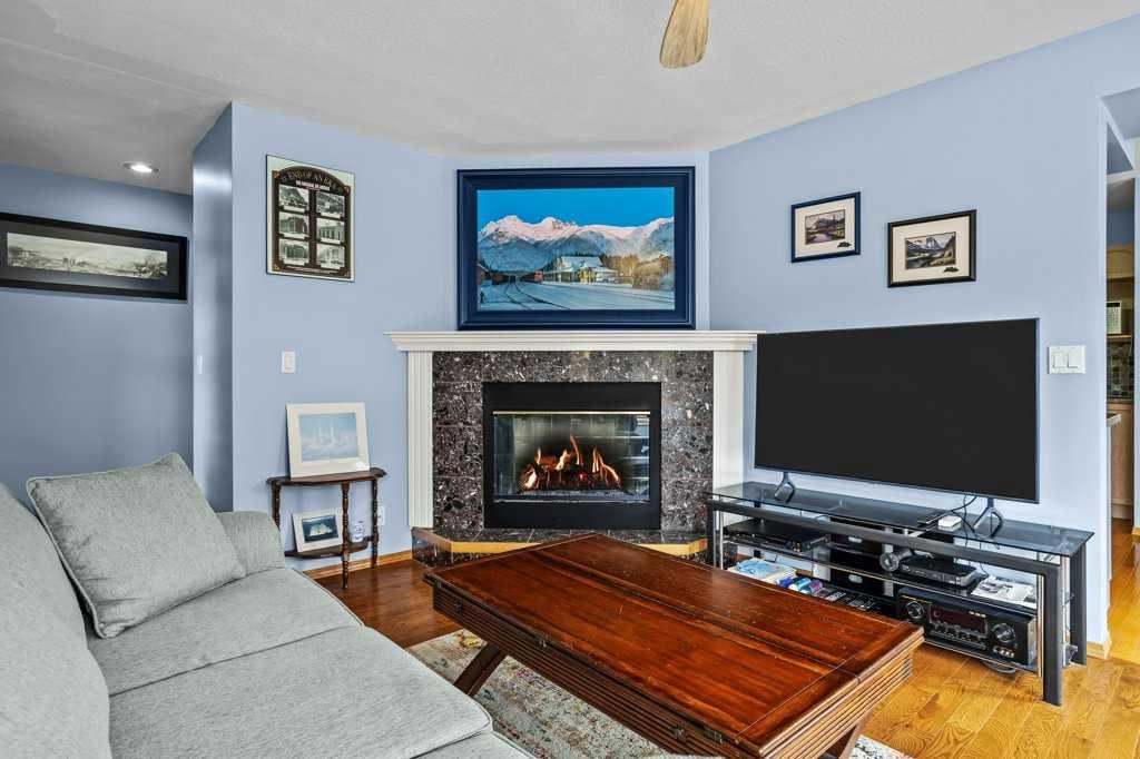 Picture of 2, 637 4th Street  NW, Canmore Real Estate Listing
