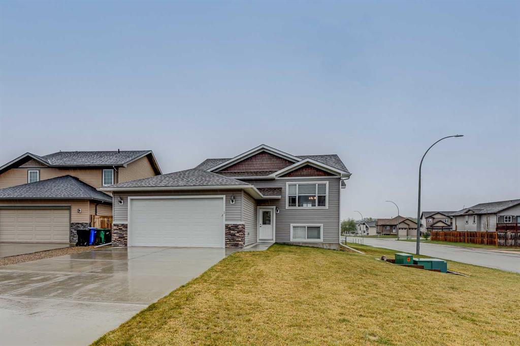 Picture of 1 Valarosa Court , Didsbury Real Estate Listing