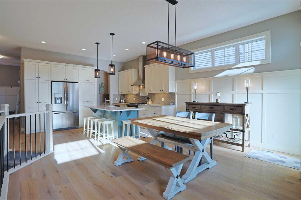 Picture of 812 Coopers Crescent SW, Airdrie Real Estate Listing