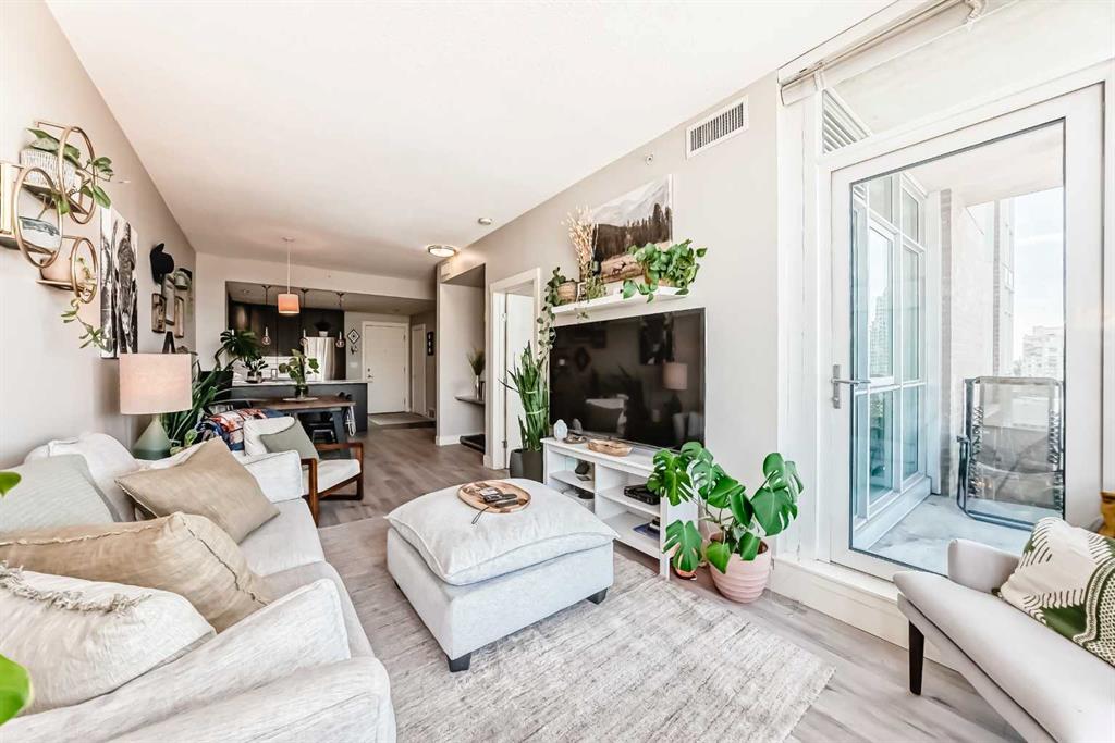 Picture of 1204, 788 12 Avenue SW, Calgary Real Estate Listing