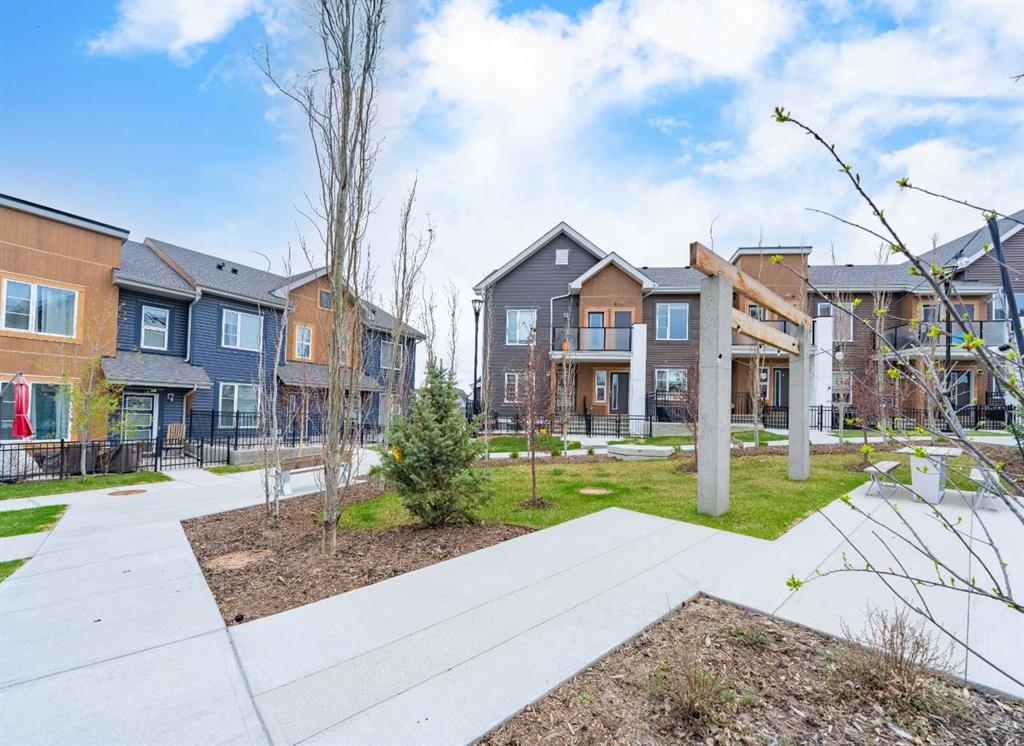 Picture of 168 Livingstone Common NE, Calgary Real Estate Listing