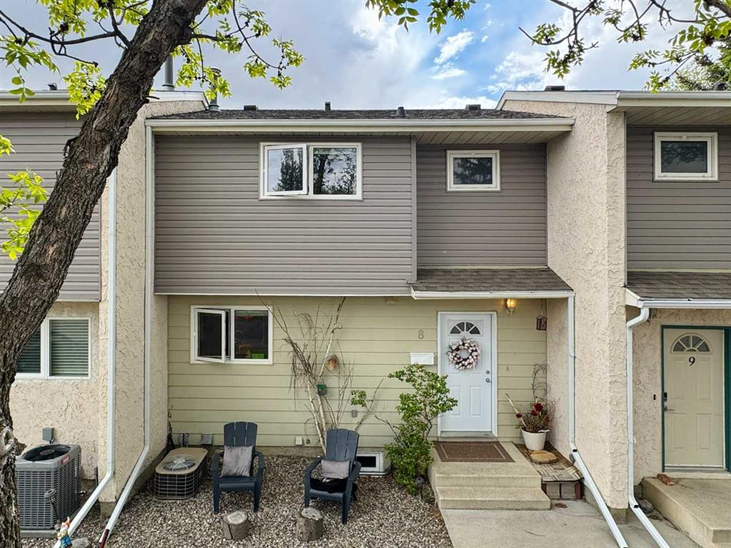 Picture of 8, 244 McGill Boulevard W, Lethbridge Real Estate Listing