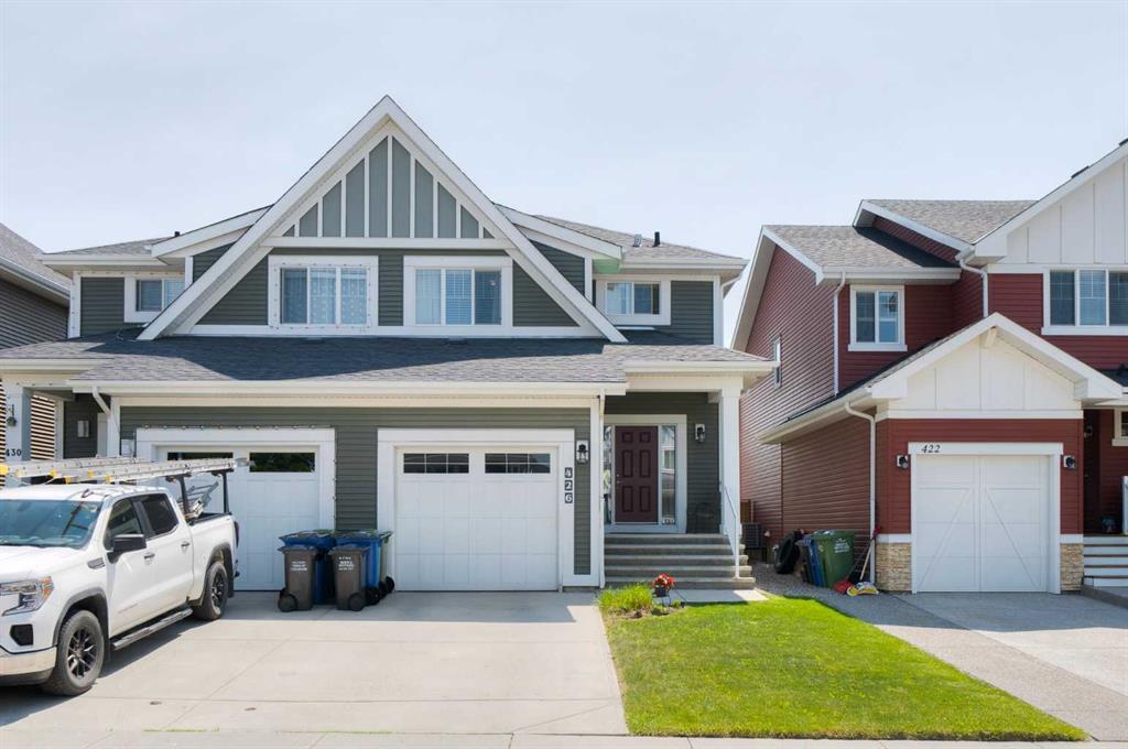 Picture of 426 River Heights Crescent , Cochrane Real Estate Listing
