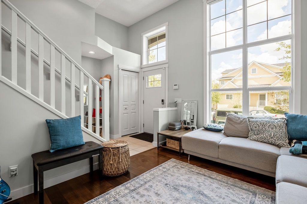 Picture of 371 Mckenzie Towne Gate SE, Calgary Real Estate Listing