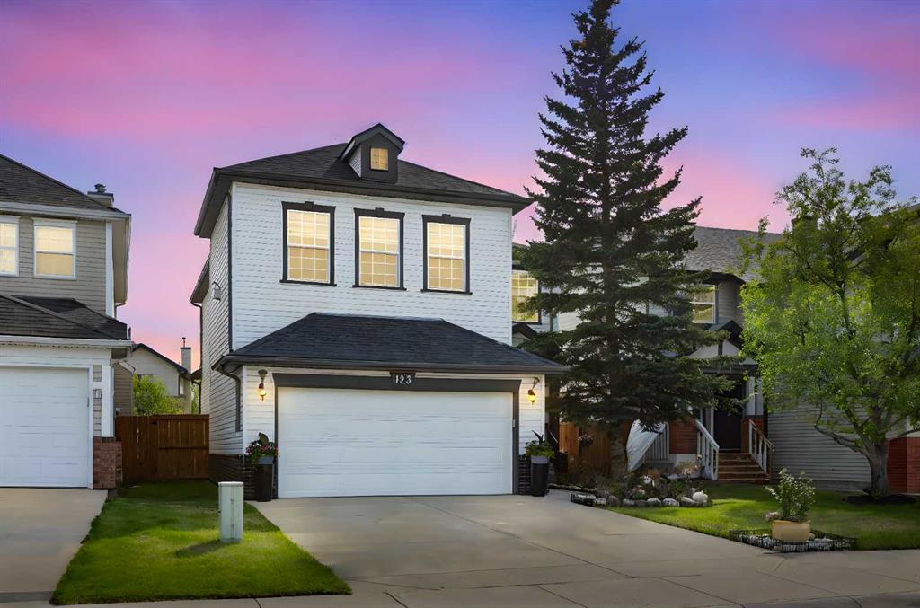 Picture of 123 Cougar Ridge Drive SW, Calgary Real Estate Listing