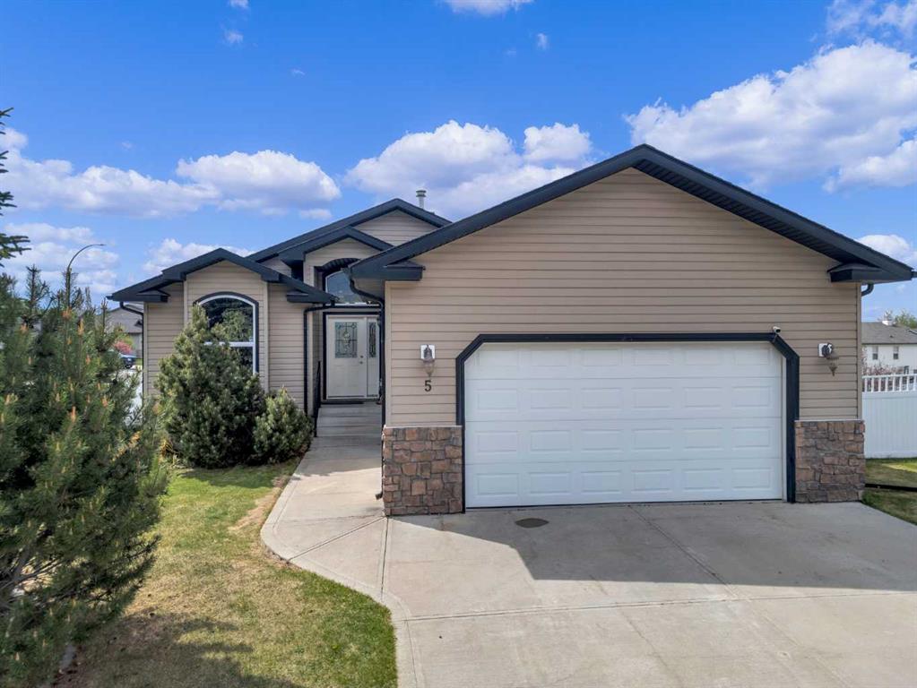 Picture of 5 Landsdown Green  , Sylvan Lake Real Estate Listing