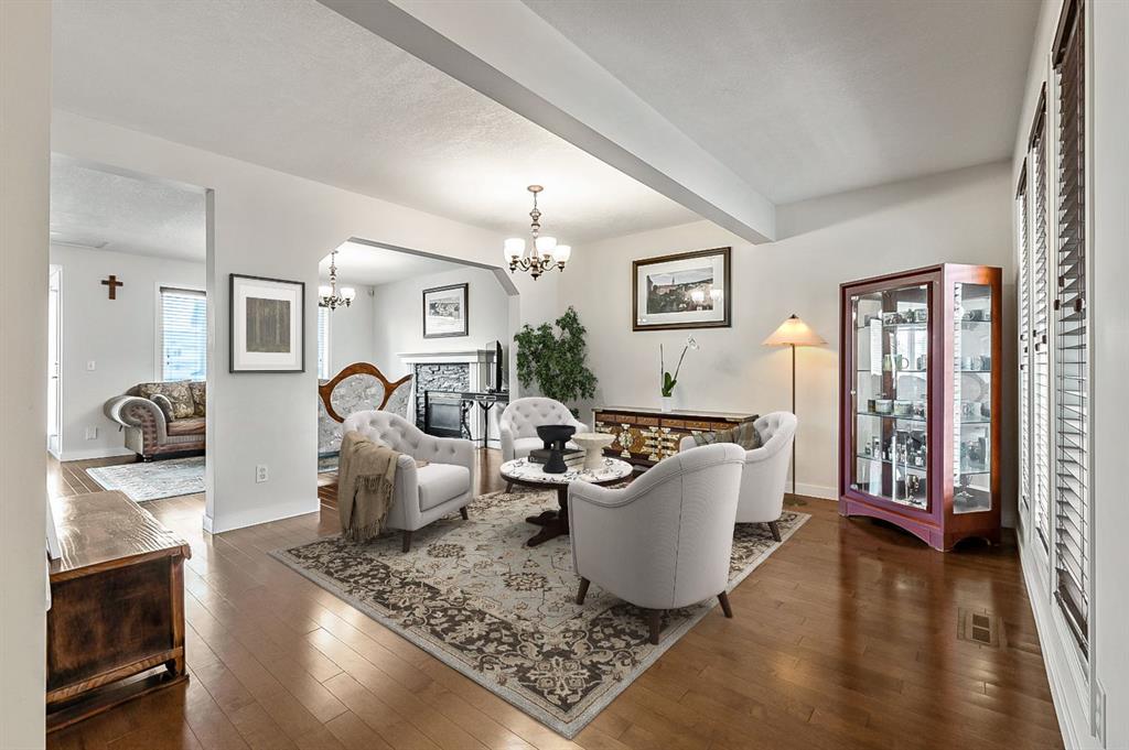 Picture of 860 Scimitar Bay NW, Calgary Real Estate Listing