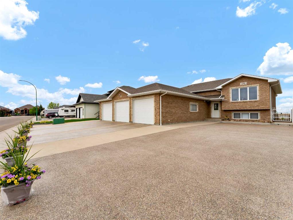 Picture of 139 Sunset Drive SW, Medicine Hat Real Estate Listing