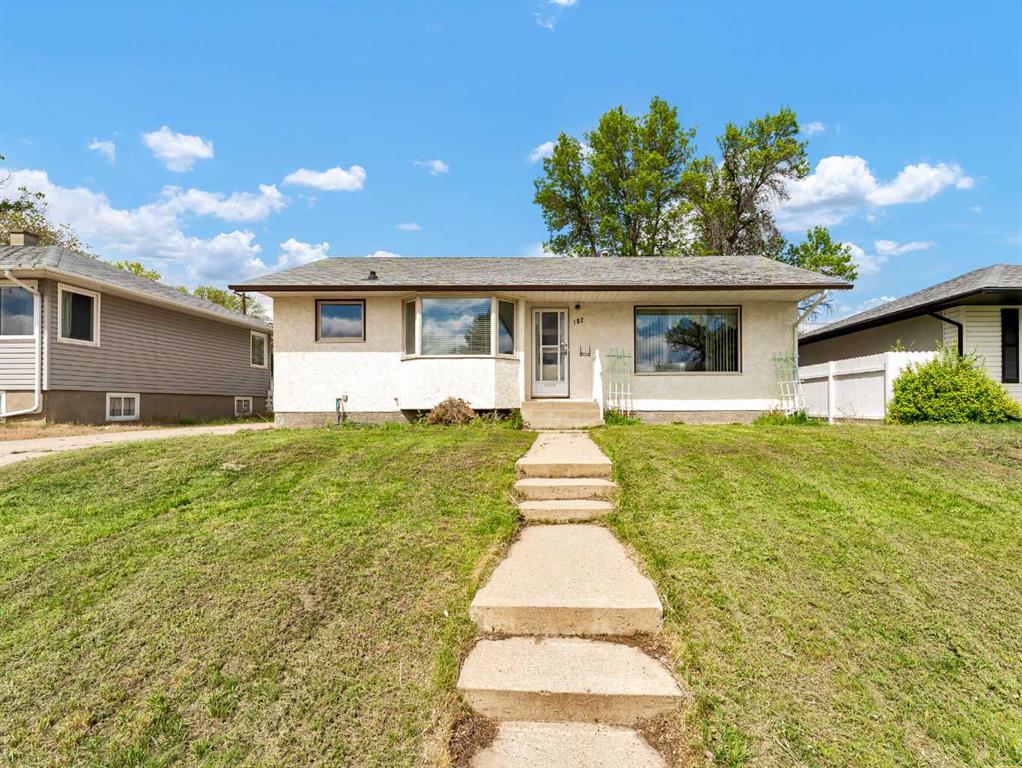 Picture of 182 12 Street NW, Medicine Hat Real Estate Listing