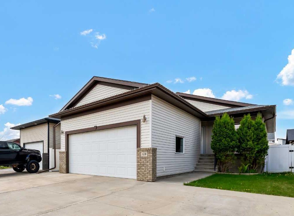 Picture of 108 Somerset Road SE, Medicine Hat Real Estate Listing