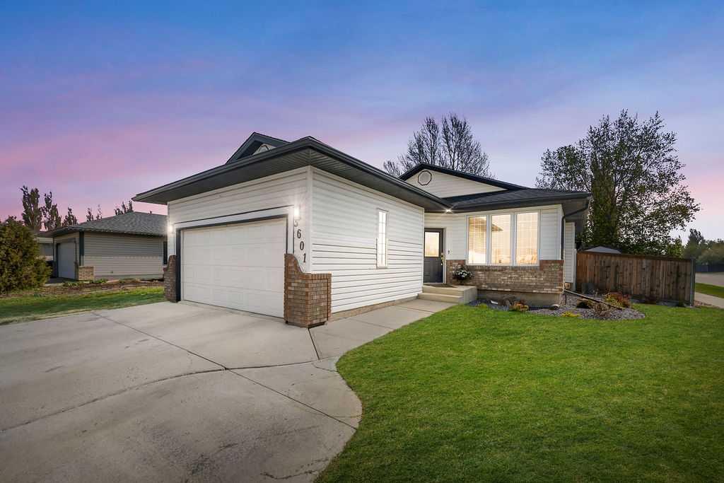 Picture of 3601 65th Ave  , Lloydminster Real Estate Listing