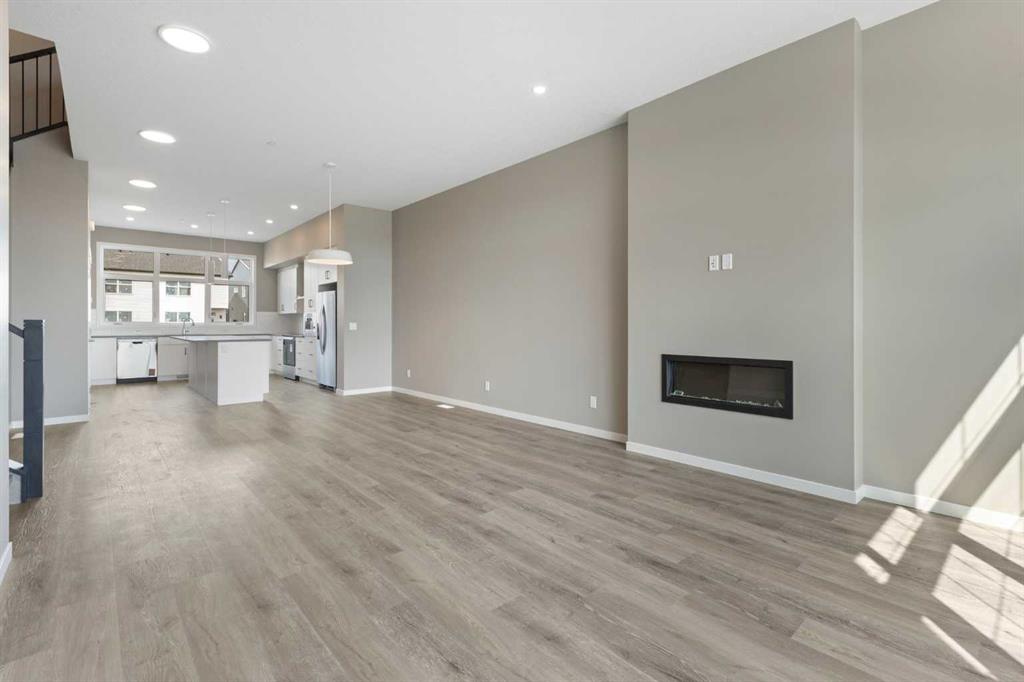 Picture of 415 Hotchkiss Manor SE, Calgary Real Estate Listing
