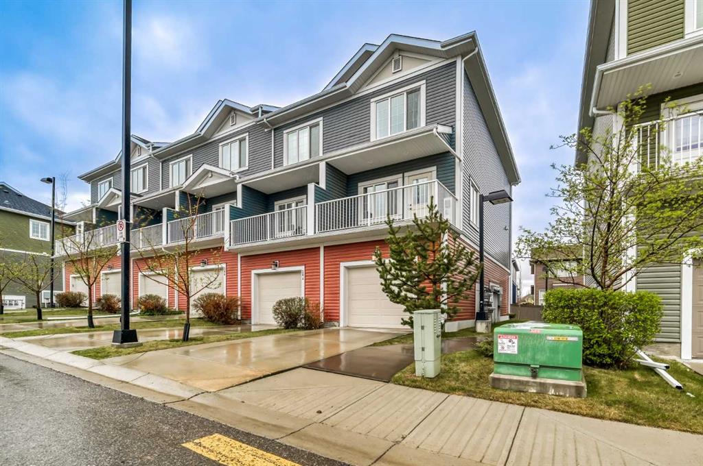 Picture of 202 Evansridge Common NW, Calgary Real Estate Listing
