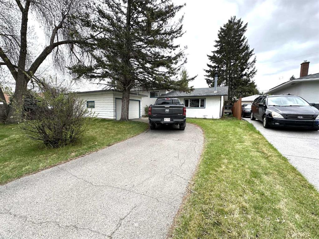 Picture of 11 Kingsland Place SW, Calgary Real Estate Listing
