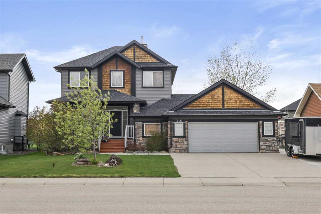 Picture of 716 Boulder Creek Drive SE, Langdon Real Estate Listing